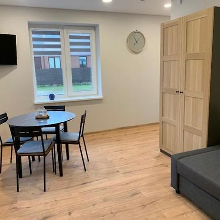 Cozy Apartment In Karmėlava Buitenkant foto