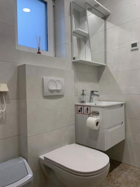 Cozy Apartment In Karmėlava Buitenkant foto